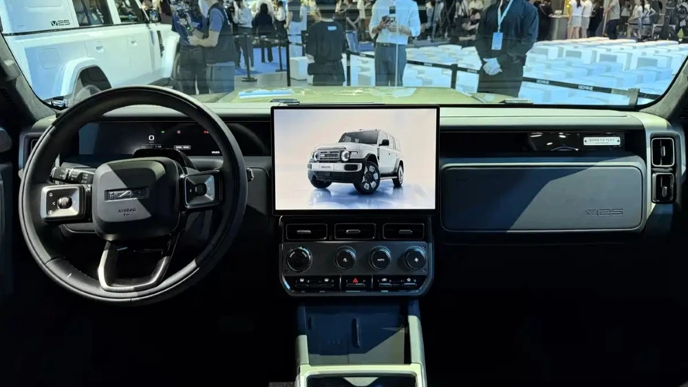 кроссовер chery icar v25 автосалон чэнду салон интерьер