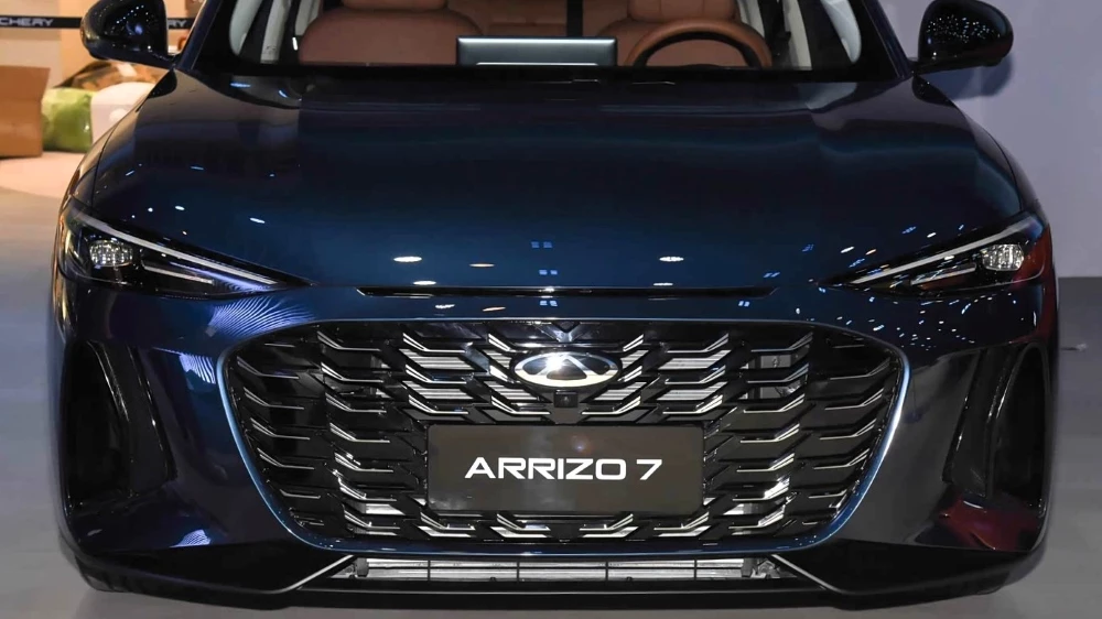 седан arrizo 7 автосалон чэнду спереди