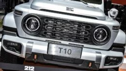 внедорожник baw 212 t10 на выставке в Пекине спереди