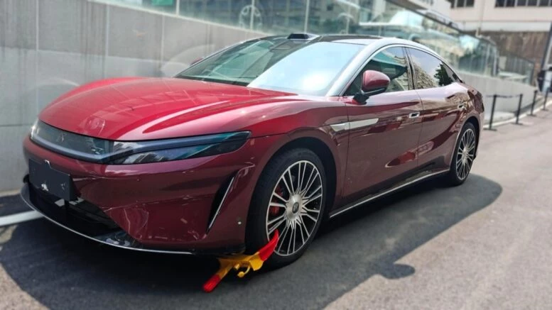 BYD Dahan рассекретили до официальной премьеры. Первые фото флагманского седана седан byd dahan сбоку спереди в Китае