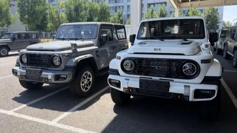 внедорожник baw 212 t10 заметили в Китае спереди