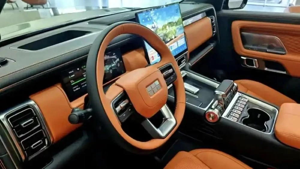 кроссовер geely galaxy cruiser 700 у дилера в китае салон интерьер
