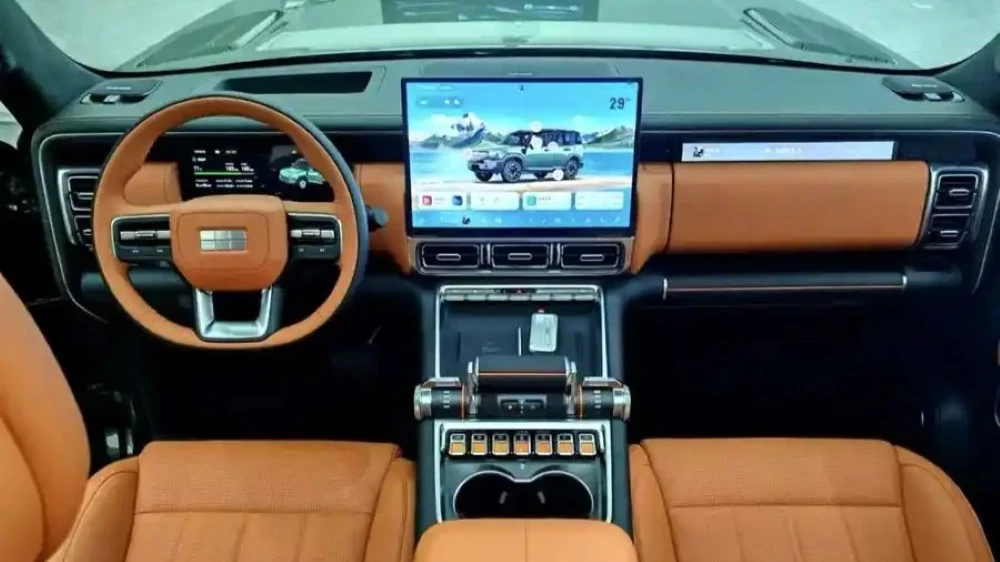 кроссовер geely galaxy cruiser 700 у дилера в китае салон интерьер