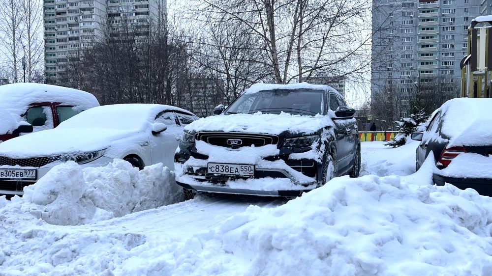 Belgee X70 редакционный гараж спереди в снегу снег полный привод зима