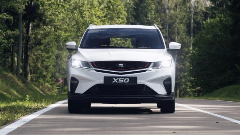 Belgee X50 получит атмосферный мотор для России кроссовер белый спереди