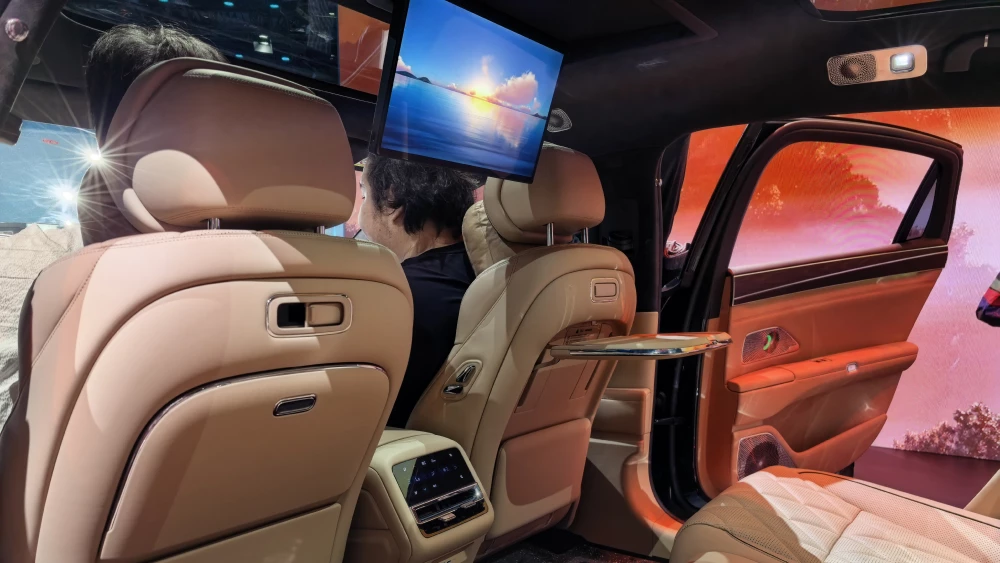 седан byd dahan электрический салон второй ряд