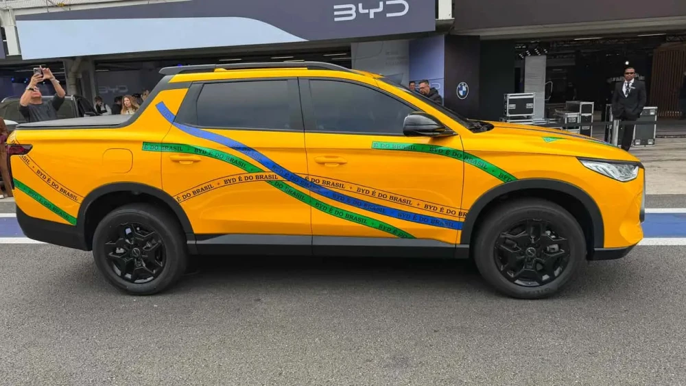 Пикап BYD Mako на базе Song Plus представили официально сбоку желтый