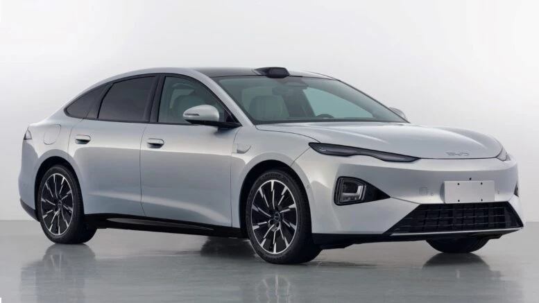 BYD готовит новый седан Seal 07. Он как флагман, только дешевле Седан BYD Seal 07 сбоку спереди