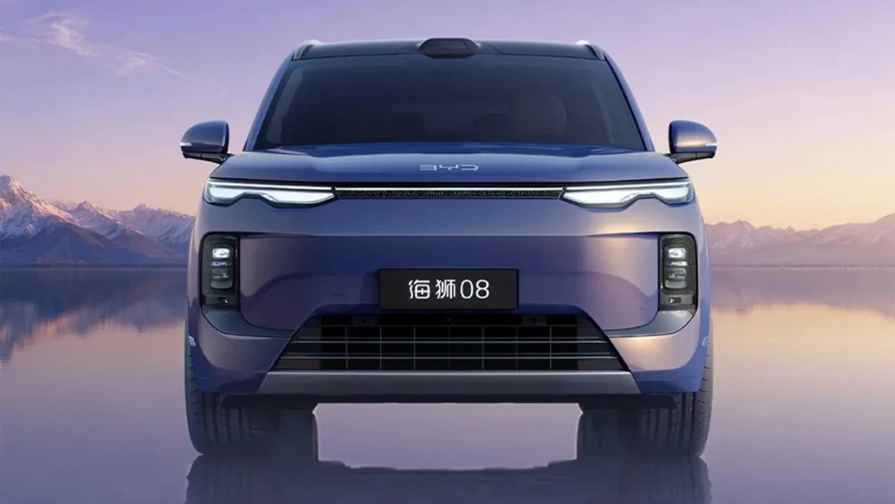Кроссовер BYD Sealion 08 спереди