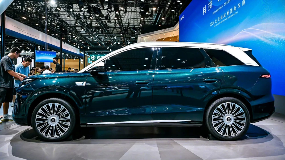 новый кроссовер byd tang ev электрический сбоку третье поколение