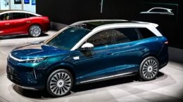 новый кроссовер byd tang ev электрический сбоку спереди третье поколение