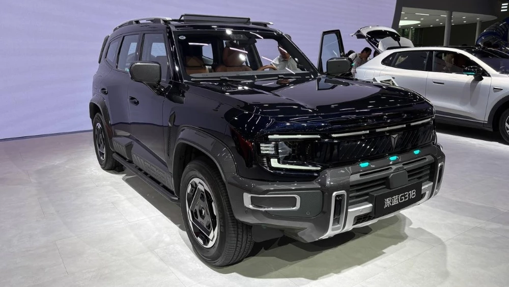 Кроссовер Deepal G318 автосалон в Чэнду 2026 сбоку спереди