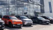 Гибридные и электрические автомобили Evolute Voyah жидеоский центр Axis Санкт-Петербург у дилера новые