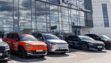 Гибридные и электрические автомобили Evolute Voyah жидеоский центр Axis Санкт-Петербург у дилера новые