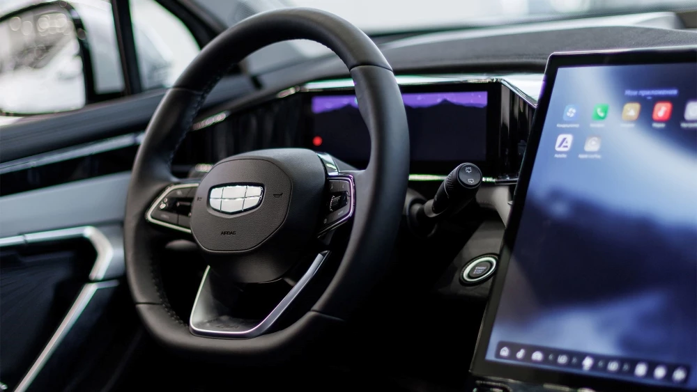 Geely Atlas Бизнес Кар салон интерьер руль у дилера в автосалоне
