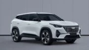 Geely Cityray получил новый фейслифт в Китае кроссовер сбоку спереди белый