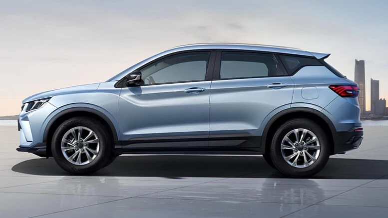 Geely Coolray с атмосферным мотором заметили в России. Какие перспективы у этой модели? Geely Coolray с атмосферным мотором заметили в России сбоку кроссовер