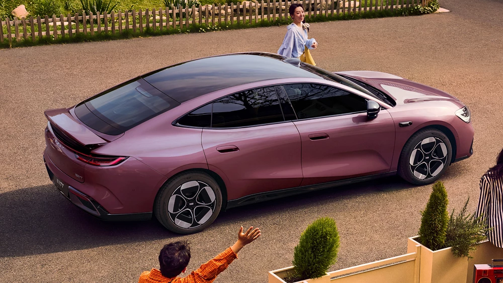 цены geely galaxy tt электрический седан сбоку сзади фиолетовый