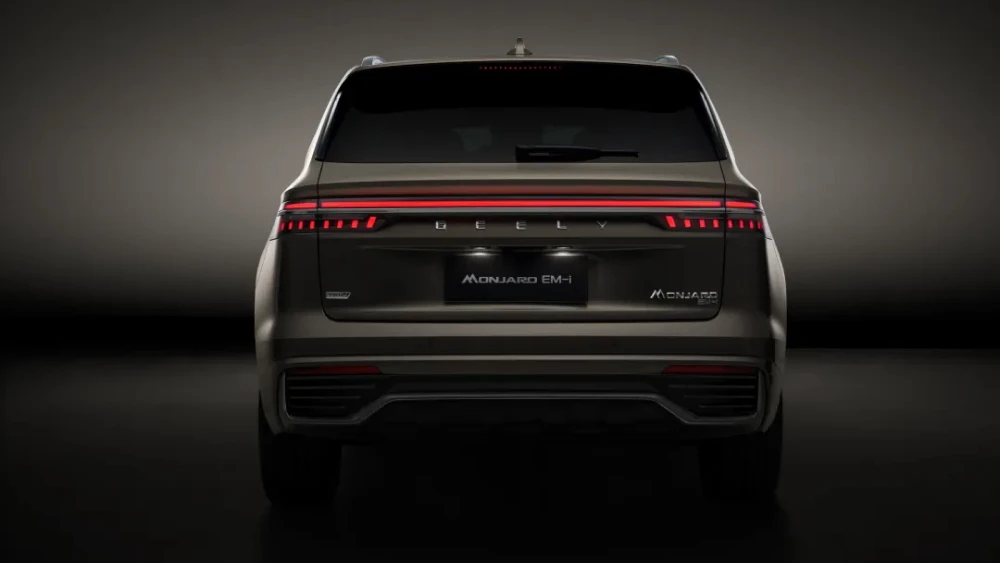 Кроссовер Geely Monjaro получит продвинутый гибрид EM-i сзади кроссовер