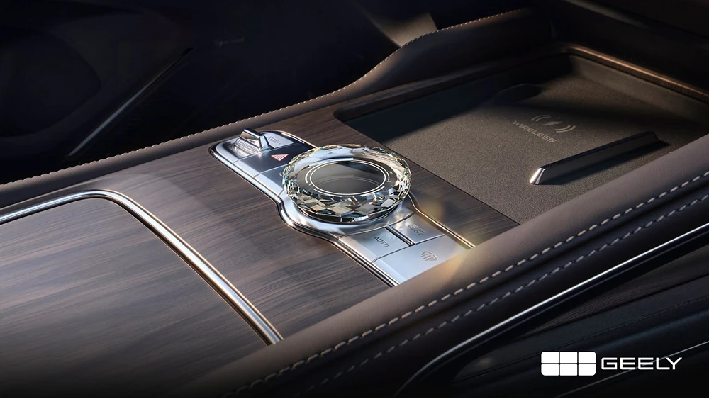 Салон гибридного Geely Monjaro EM-i показали официально центральный тоннель