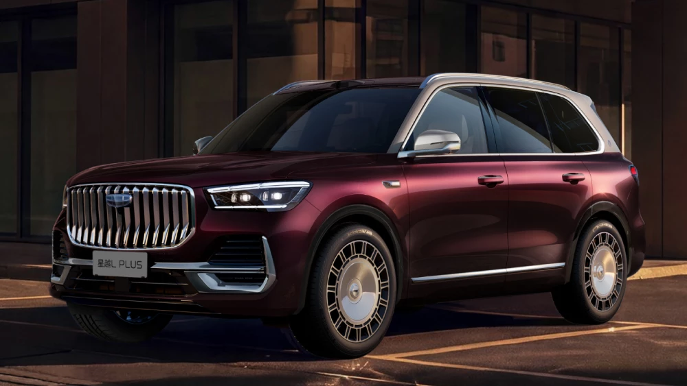 Geely Monjaro Plus показали официально сбоку спереди красный lidar