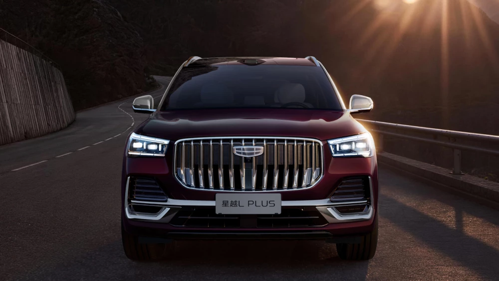 Geely Monjaro Plus показали официально спереди красный