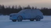Geely Monjaro Plus прошёл зимние испытания при -50 градусах кроссовер сбоку спереди