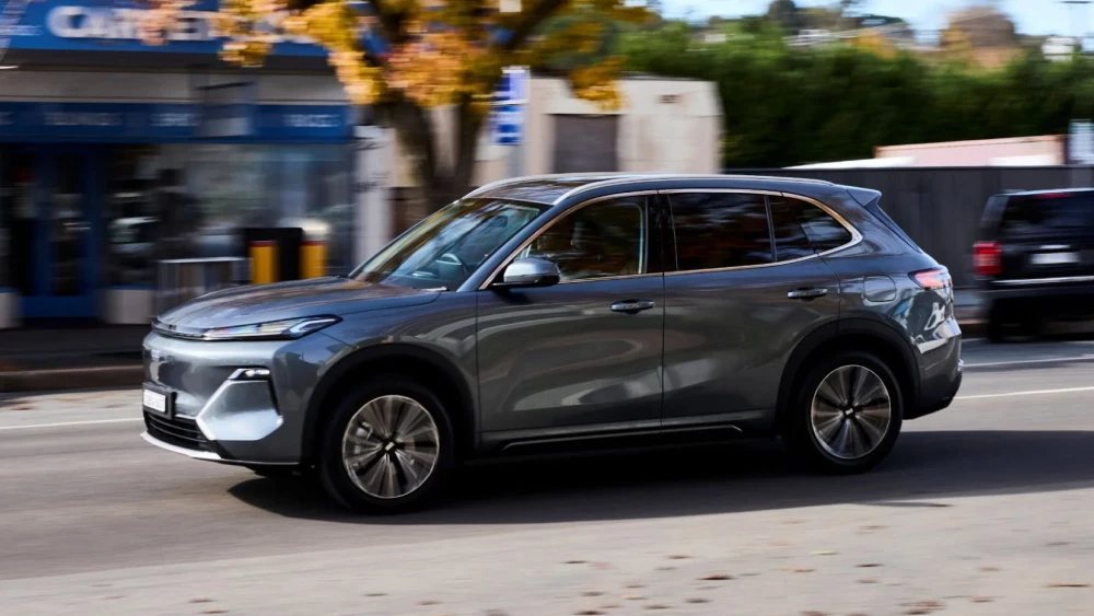 geely ex5 em-i запас хода электрический пробег тест wheels австралия сбоку спереди кроссовер гибридный в динамике