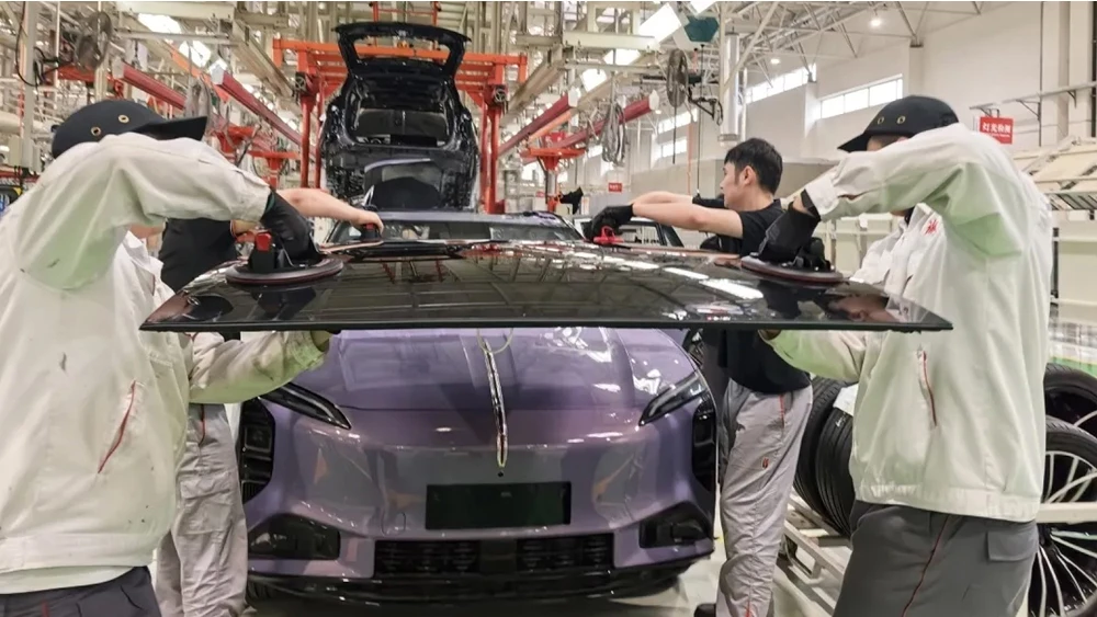 hongqi tiangong 08 ehs7 панорамная крыша солнечная панель перовскит установка