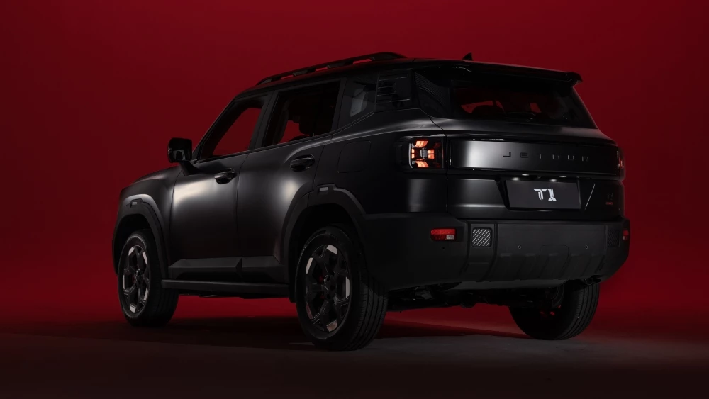 Лимитированная серия кроссовера Jetour T1 сбоку сзади