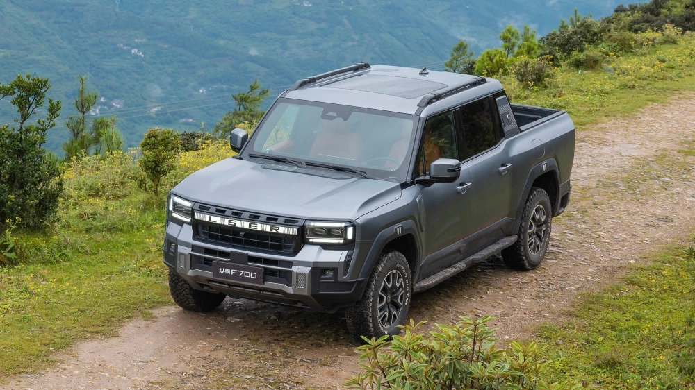 Пикап Jetour Zongheng F700 сбоку спереди