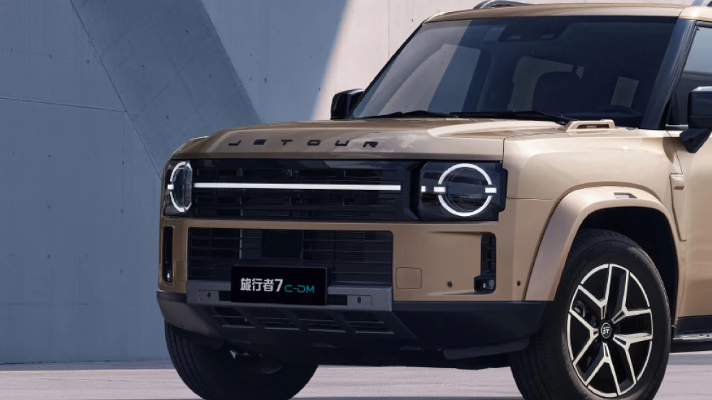 jetour traveller 7 c-dm кроссовер сбоку спереди