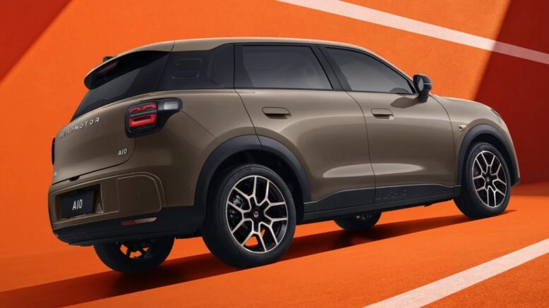 5 малоизвестных фактов о самом популярном кроссовере Китая Leapmotor A10 сбоку сзади коричневый