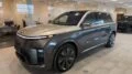 Новый Li Auto L9 Livis появился в России сбоку спереди двухцветный
