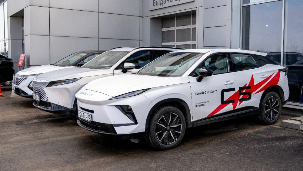 Кроссовер Omoida C5 новый купить у дилера в автосалоне сбоку спереди Автотракт Владимир