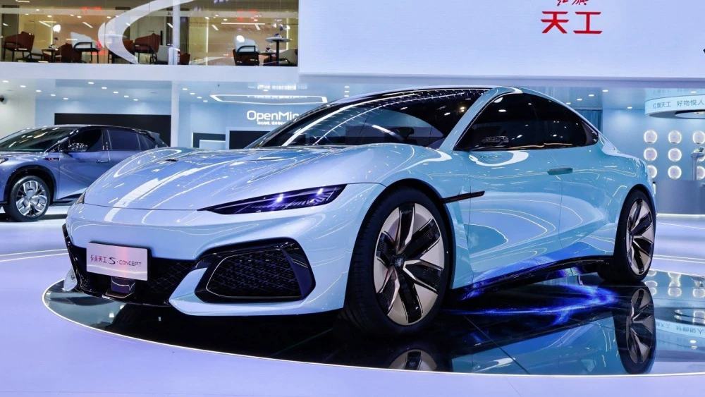 орхан бабаев интервью hongqi tiangong s-concept концепт-кар сбоку спереди
