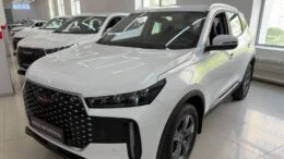 Tenet T4 сбоку спереди у дилера в автосалоне полный привод автоимпорт глазов