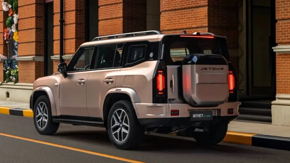 jetour traveller 7 c-dm предзаказы в Китае кроссовер сбоку сзади