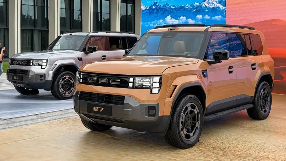 внедорожник gac yue 7 сбоку спереди предпродажи в Китае