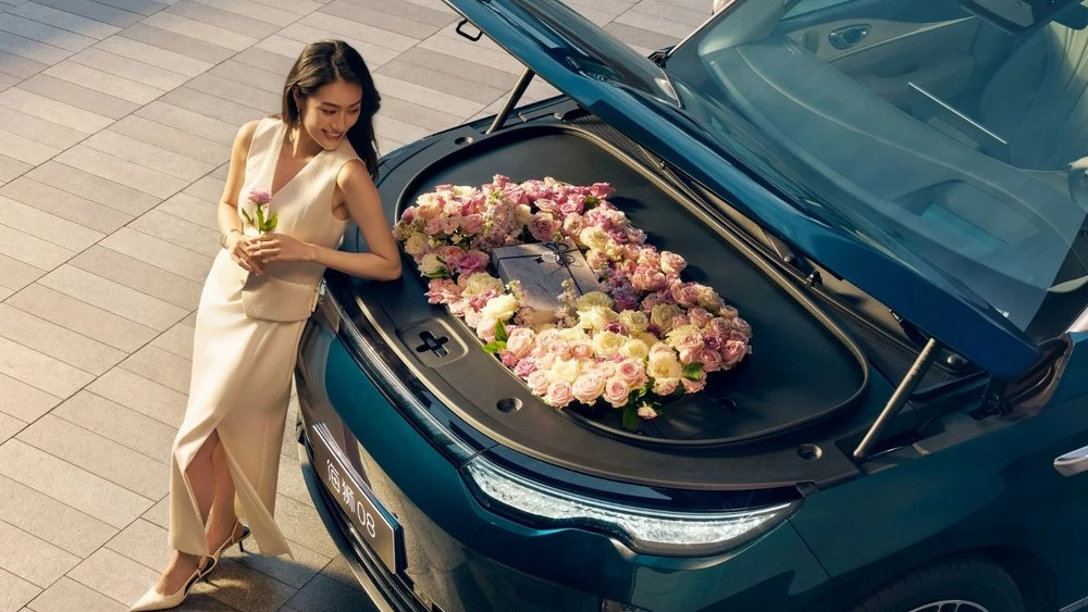 BYD Sealion 08 в Китае капот багажник