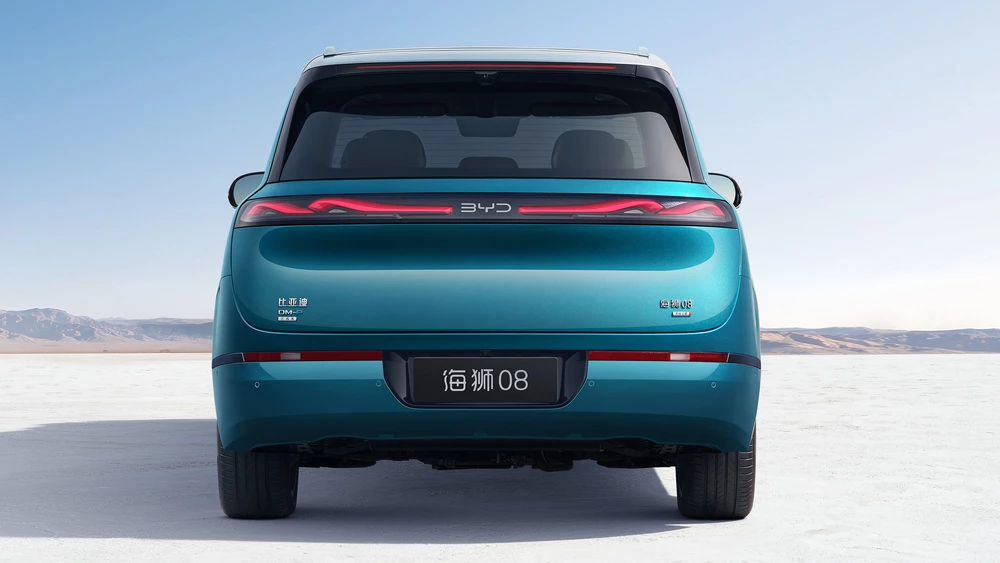 BYD Sealion 08 в Китае сзади