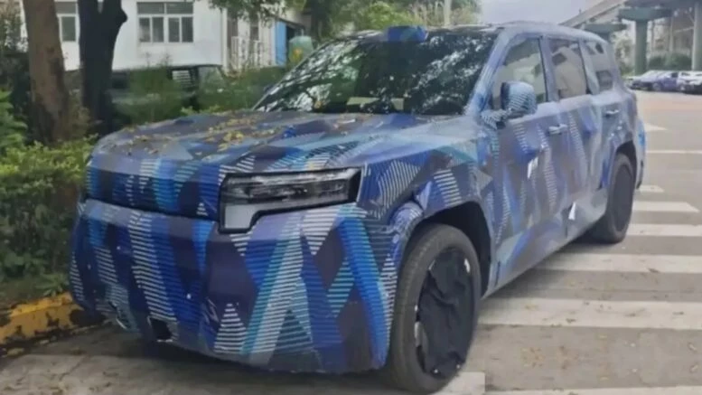 Новый кроссовер BYD FCB Ti 6 заметили в Китае. Что о нем известно Новый кроссовер BYD Fang Cheng Bao (FCB) Ti 6 заметили в Китае во время дорожных тестов сбоку спереди камуфляж