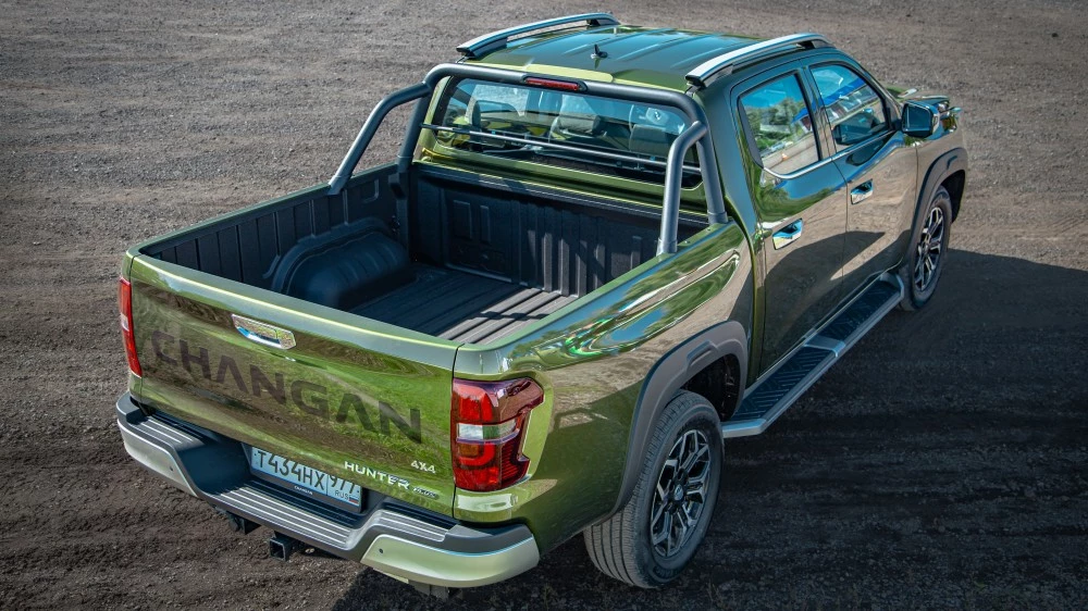 Changan Hunter Plus дизельный оливковый сзади сбоку тест-драйв