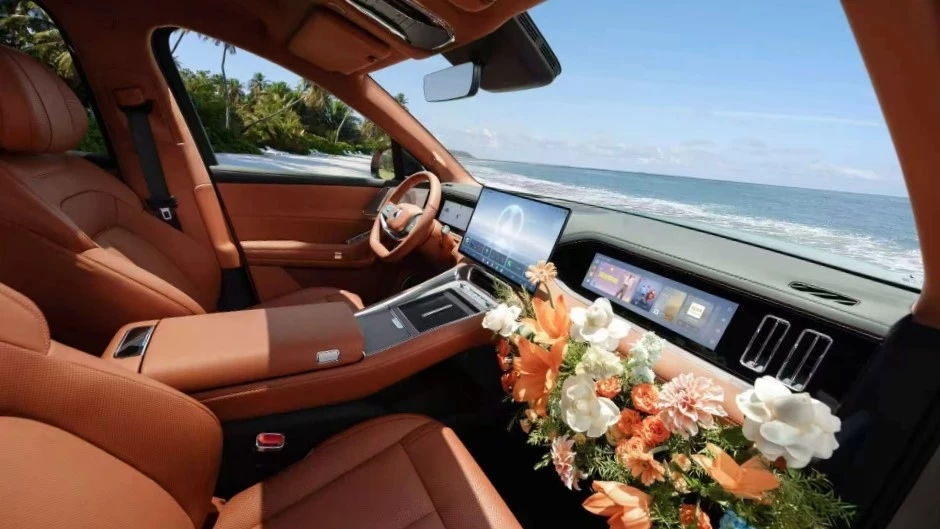 Электрический кроссовер Denza N8L EV салон интерьер