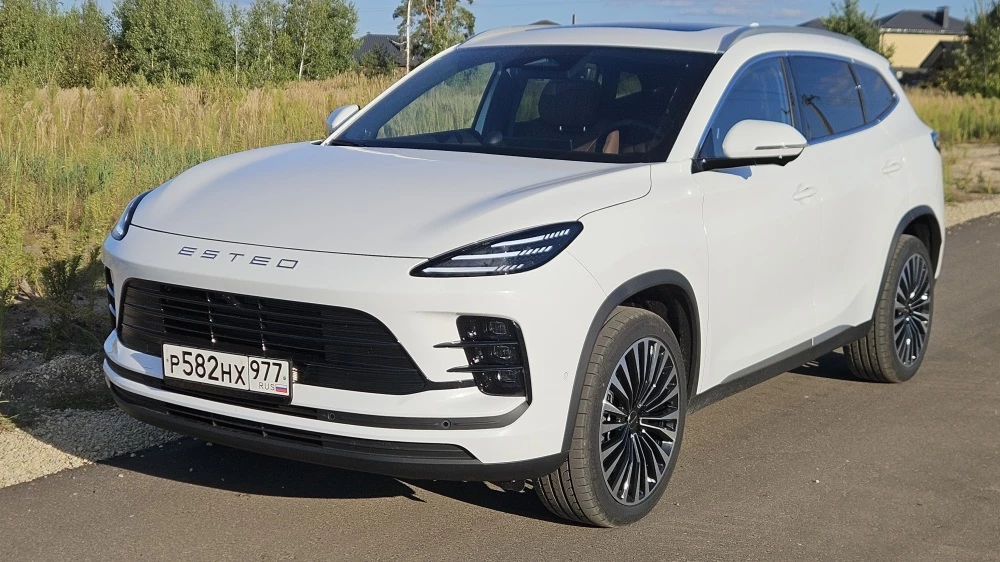 Esteo MX белый спереди сбоку тест-драйв
