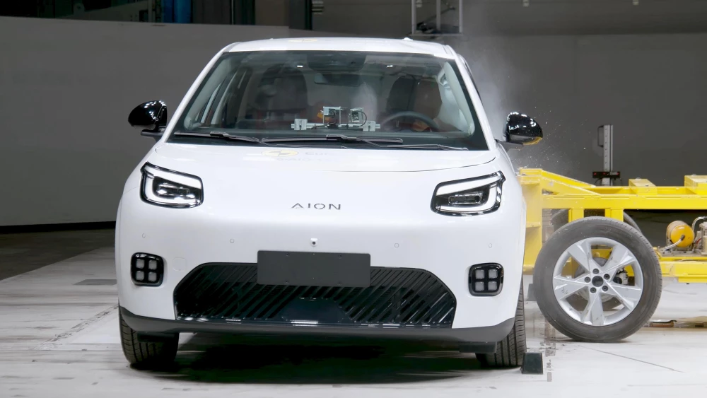 euro ncap 2026 краш-тест gac aion ut боковой удар мобильный барьер