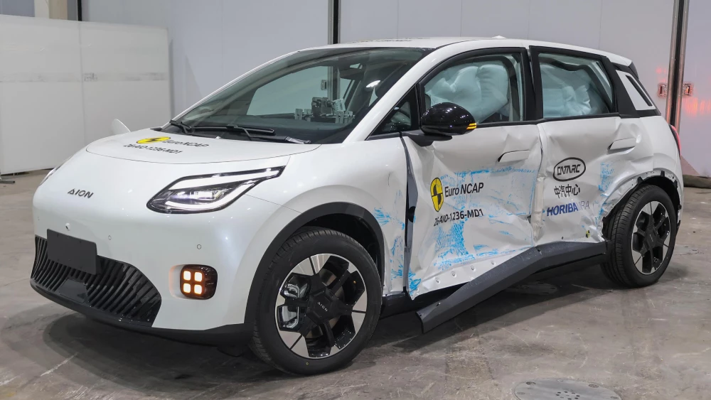 euro ncap 2026 краш-тест gac aion ut боковой удар мобильный барьер после
