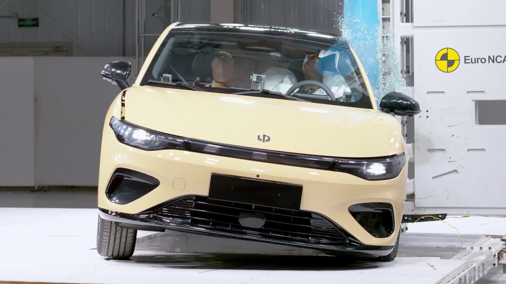 euro ncap 2026 краш-тест leapmotor b05 lafa 5 боковой удар столб