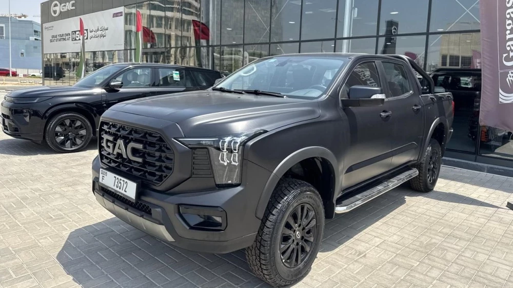 GAC Smilodon Pro черный спереди сбоку