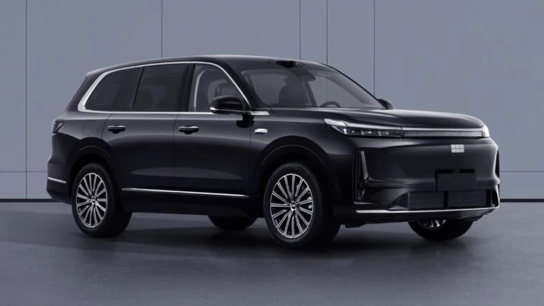 Кроссовер Geely Galaxy M8 сбоку спереди